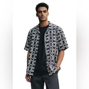 Saints Studio Men’s Black & White Chain Print Short Sleeve Button-Up Shirt